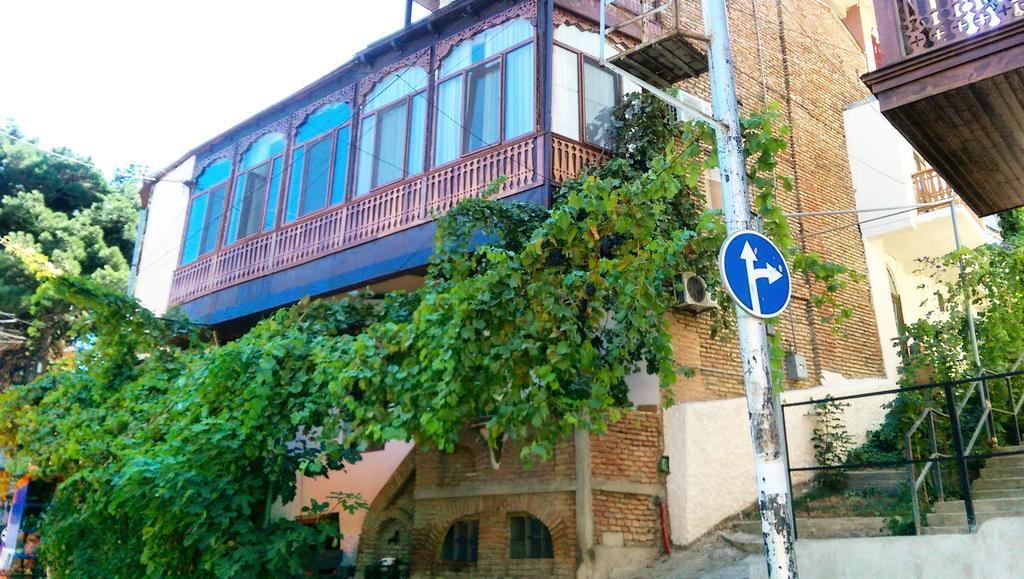 Sunny Tiflis Hotel Exterior photo