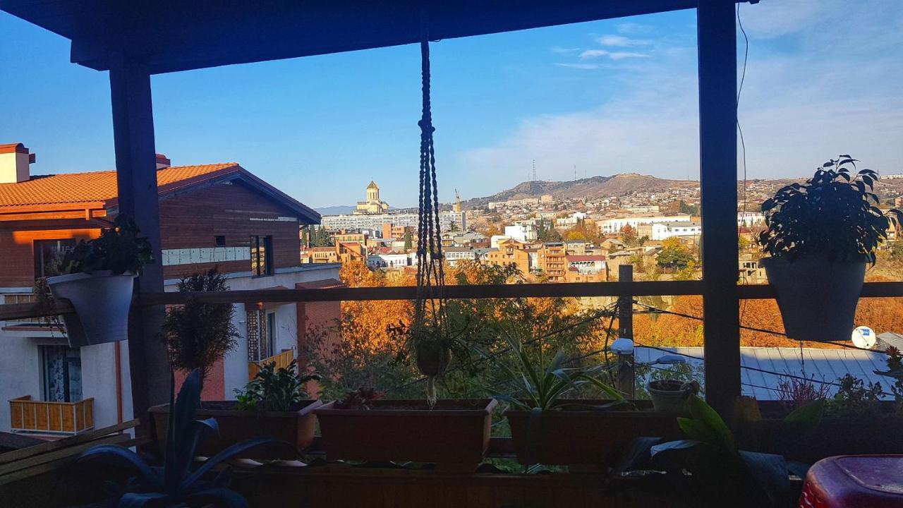 Sunny Tiflis Hotel Exterior photo